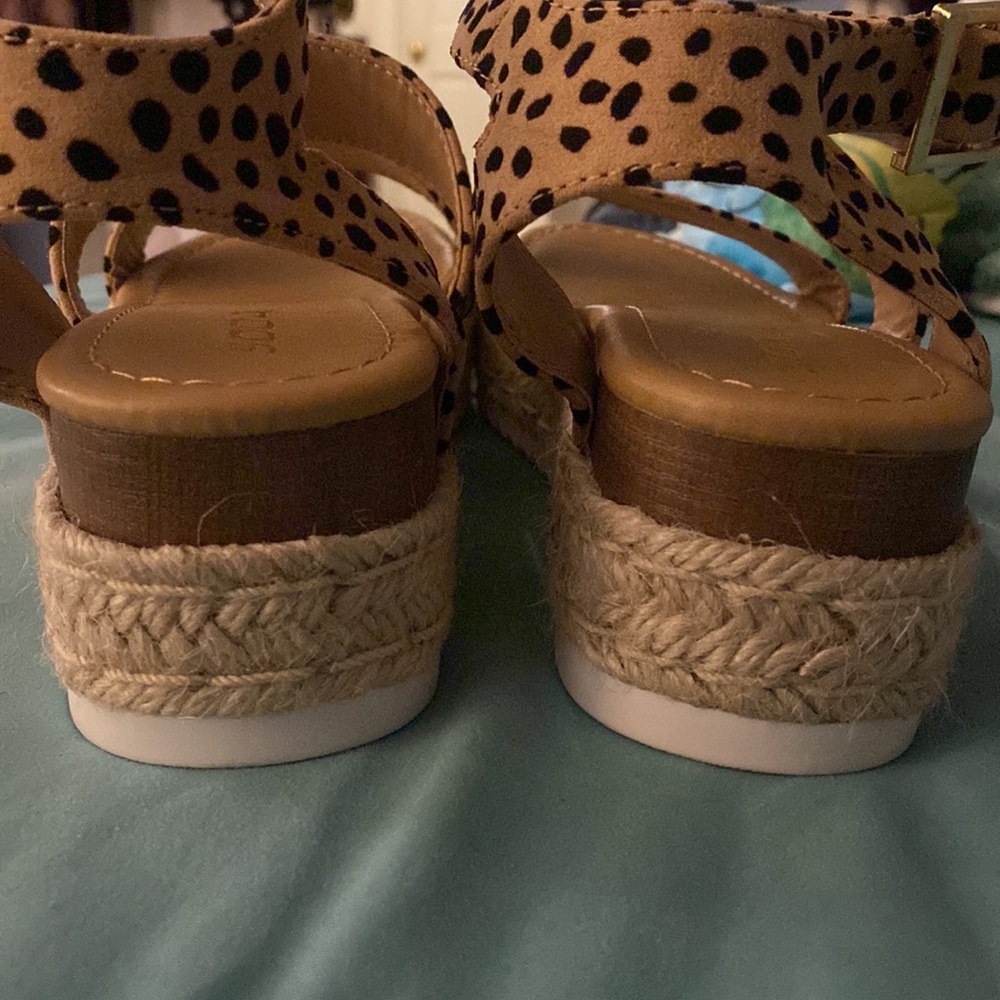 Practically New Wedges!!!! - image 5